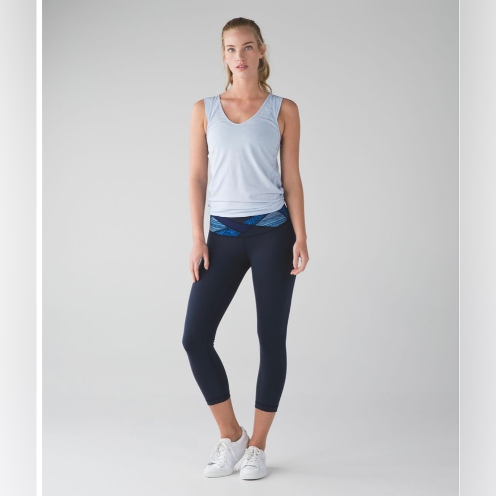 Lululemon Crops, size 4